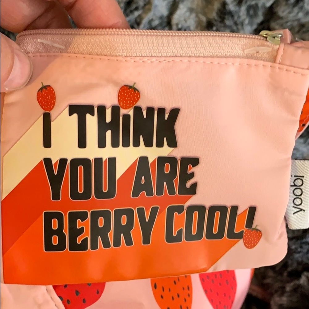 Berry Cool Pouch Set - Picture 3 of 11